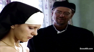 Auch Nonnen brauchen mal einen Schwanz im Kloster