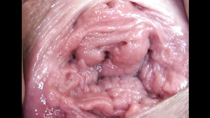 Pee pee pee - small titties