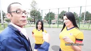 Guy nailed two hotness shemales