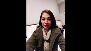 45yrs old Filipina Mommy Fingering Herself so wet till she comes