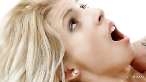 Making Out With Exciting Blond Hair Babe - missy luv