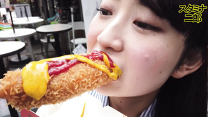 sweet Japanese chick in solo outdoor footage