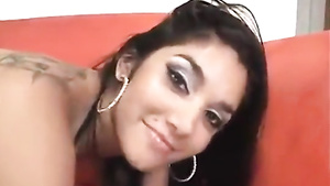 Arabian Babe Leah Jaye Let Nigger Fuck He On The Sofa