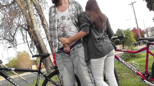 Lucky guy gets public handjob & outdoor quick blowjob from gf