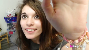 Looking for a roommate to satisfy my sexual urges