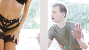 Gorgeous Aaliyah Love seduces thick-dicked youngster