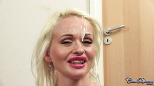 Glamour MILF Cindy Sun gets huge facial