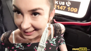 Sizzling babe gets eaten out and shagged in the car