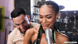 Asteria Diamond gets a good dicking from bearded musician