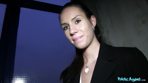 Public Agent - Promises Of A Photoshoot Turn Into A Mouth Big-Boned Of Ejaculant For Darkhaired Babe 1 - Lola Jack Off