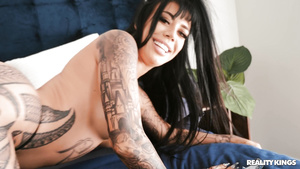 Curvacious hussy heart-stopping xxx clip