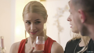 Sarah Vandella and Giselle Palmer threesome sex