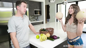 Funny teen Riley Reid fucks thick-dicked guy