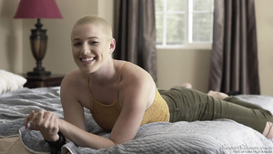 Short-haired pornstar BTS video