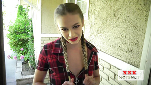 Submissive skinny bitch throat got laid after squirting