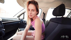 mofos_Kelly Can't Wait for Outdoor Action_Kelly Aleman, Daniel Wilson_012401