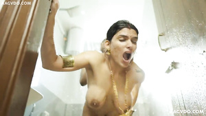 Flirtatious Indian MILF hot video